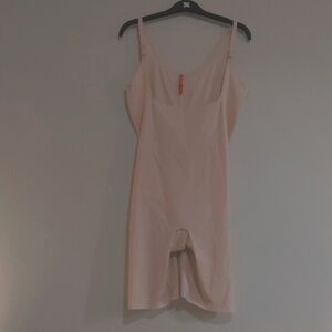 Spanx thinstincts  open bust mid thigh bodysuit nwot size 1X